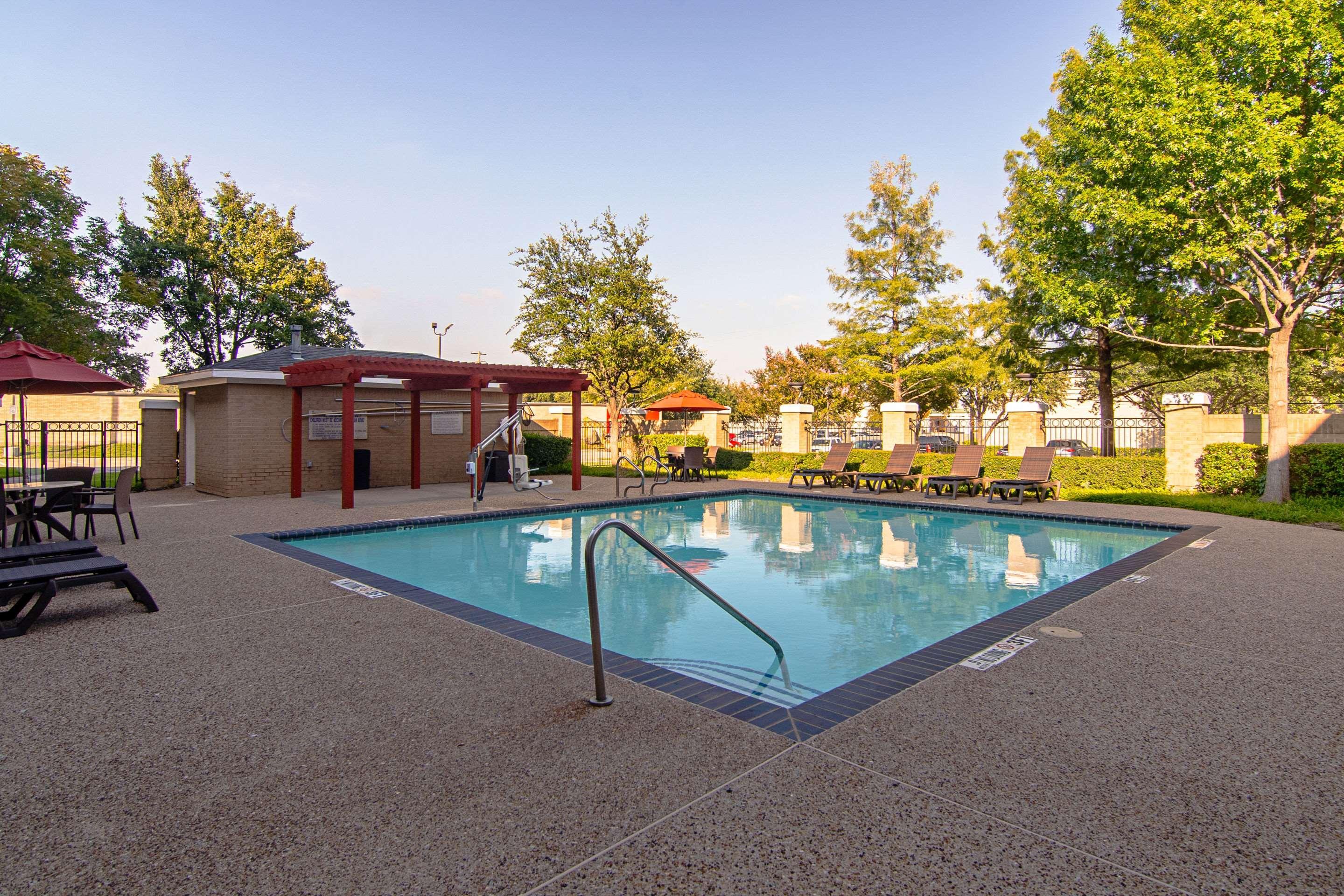 Comfort Suites Nw Dallas Near Love Field Exterior photo