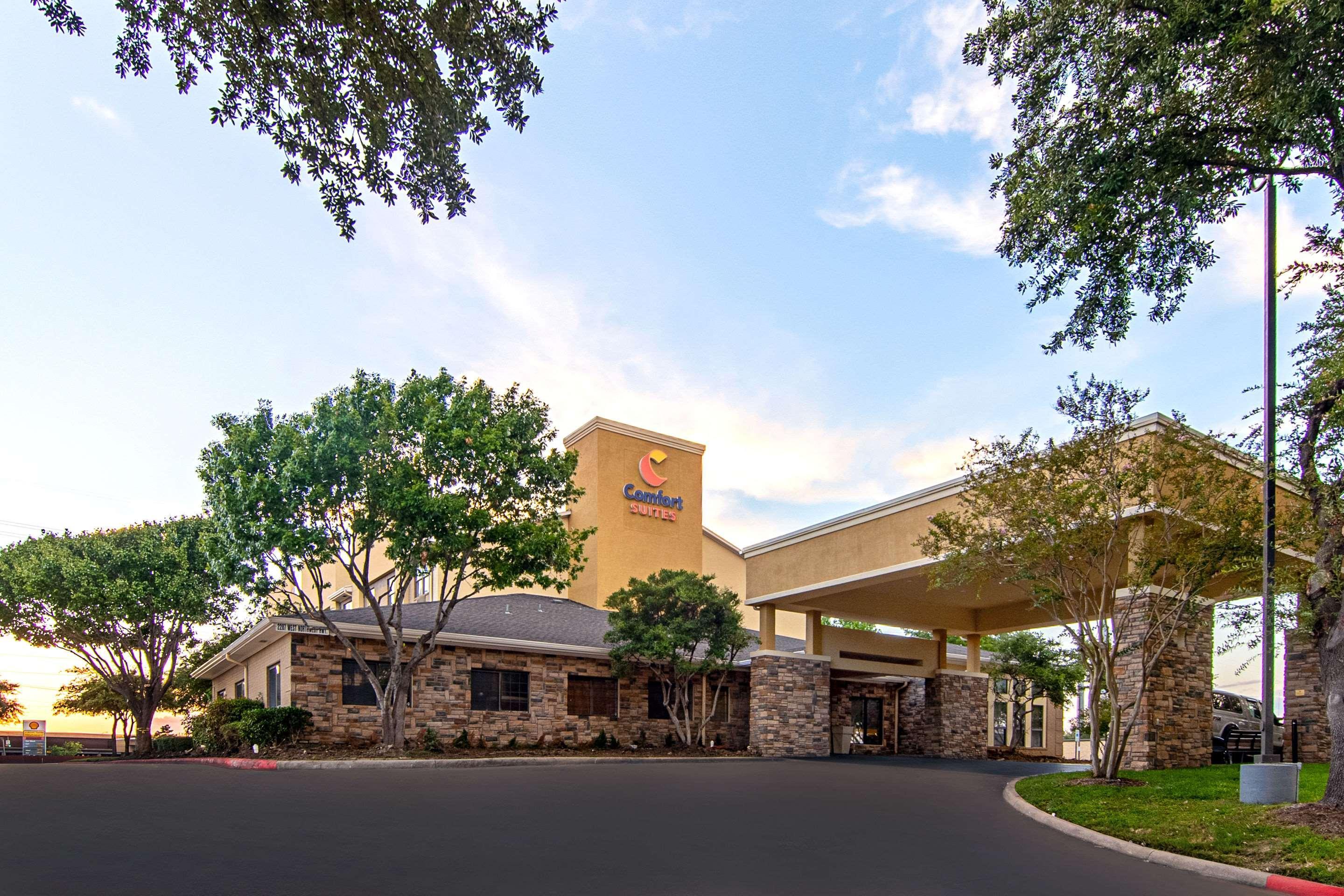 Comfort Suites Nw Dallas Near Love Field Exterior photo