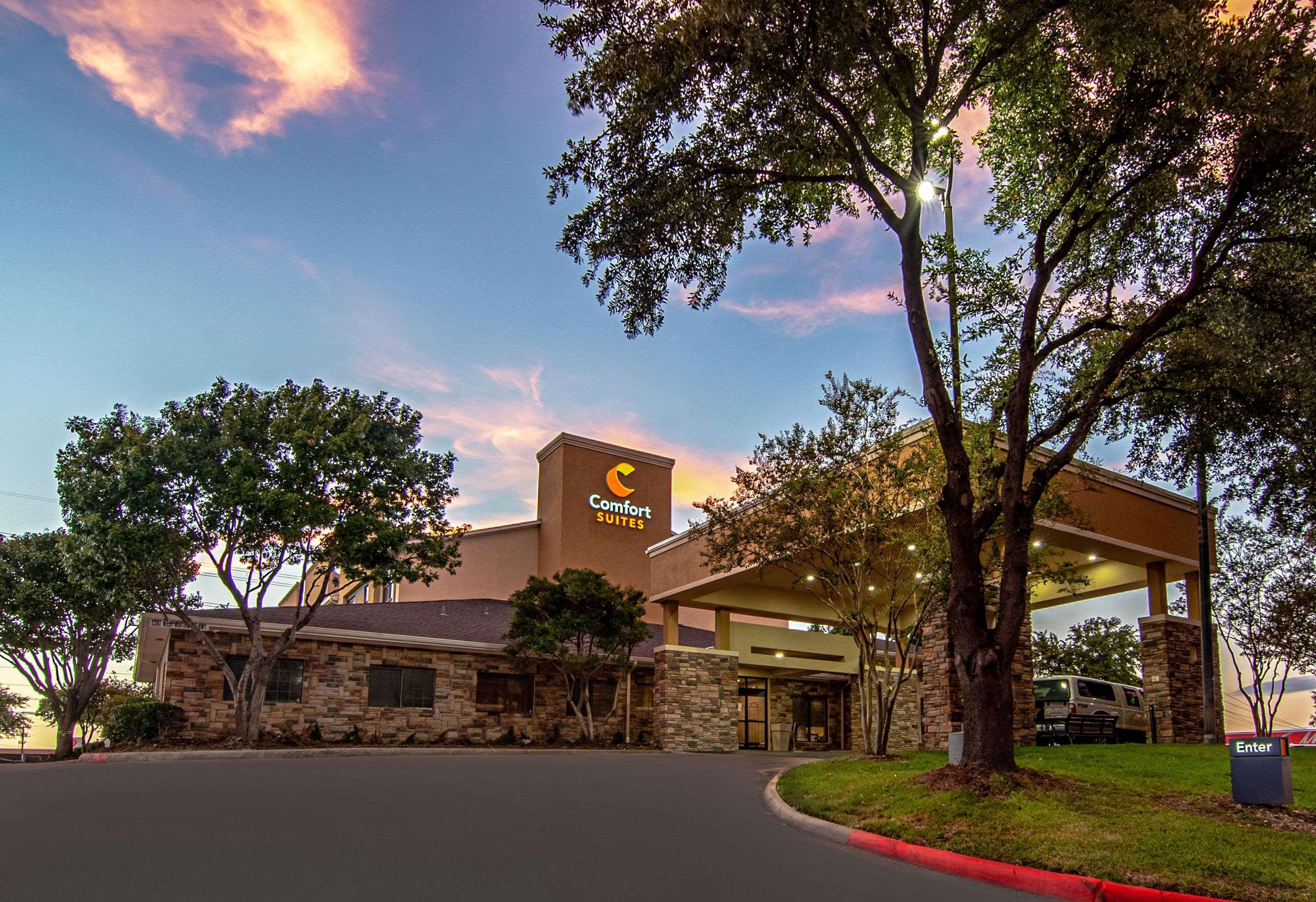 Comfort Suites Nw Dallas Near Love Field Exterior photo